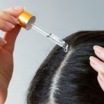 7 Cara Menggunakan Minyak Alami untuk Perawatan Rambut