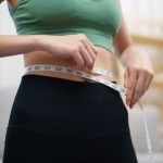 7 Tips Menjaga Kesehatan Pinggang Saat Puasa dan Kurang Tidur