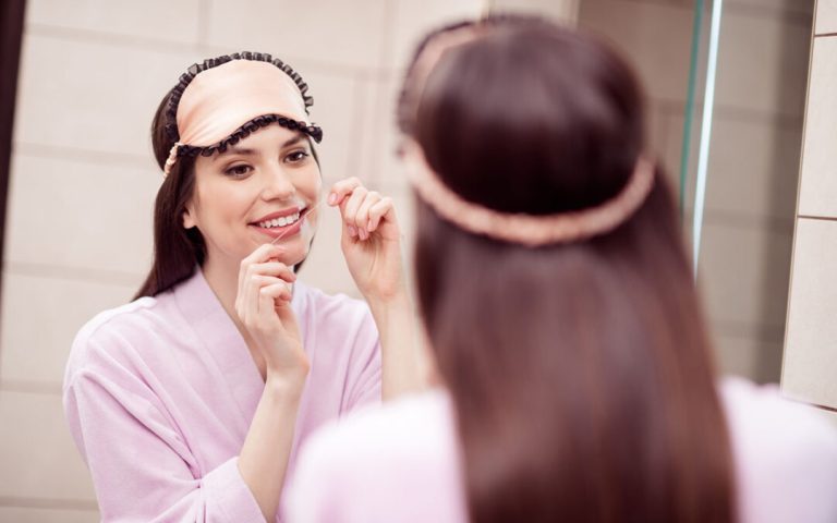 7 Tips Gigi Sehat yang Wajib Dilakukan Sebelum Tidur